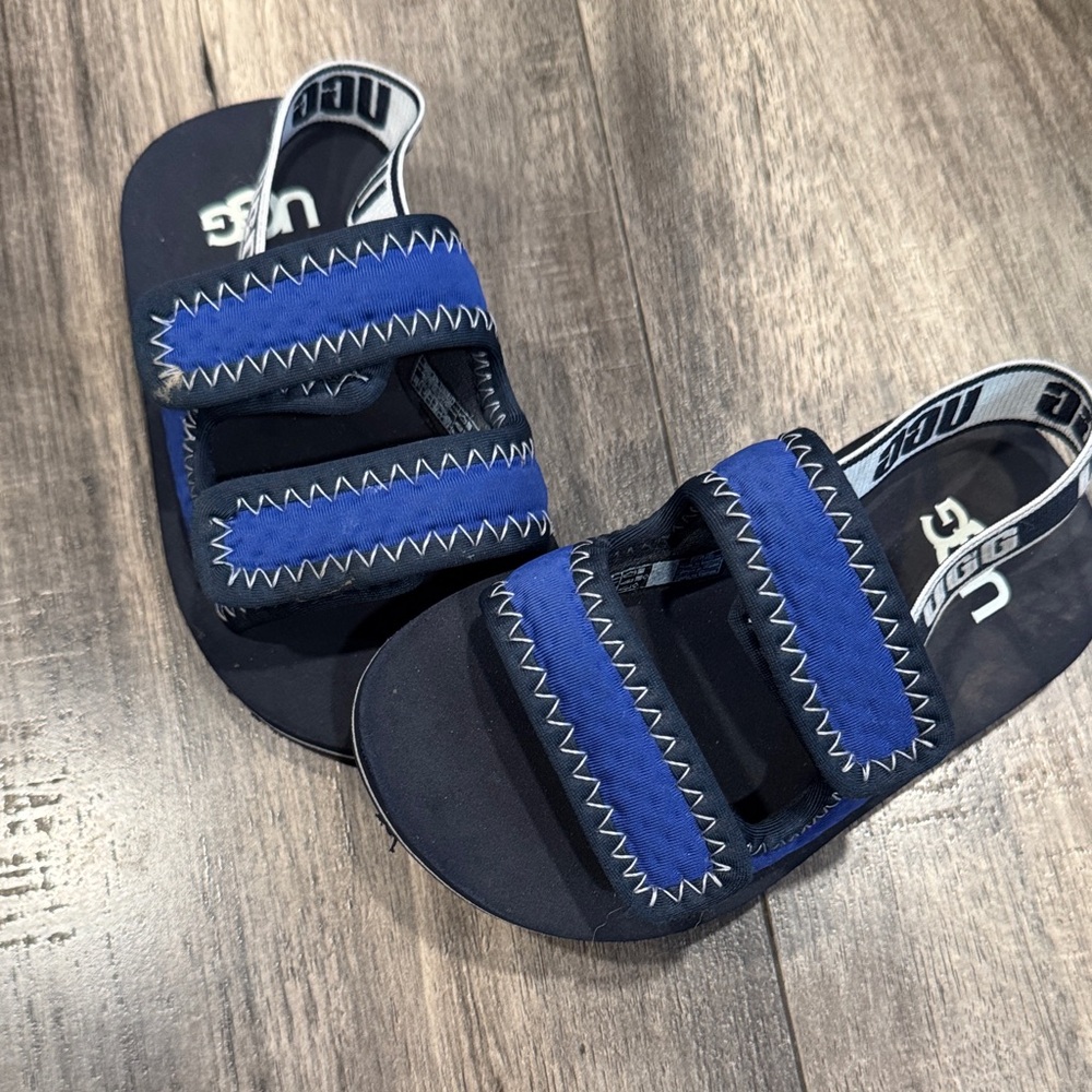 UGG Sandals Lennon toddler size 7 Strappy Slingback Sandal